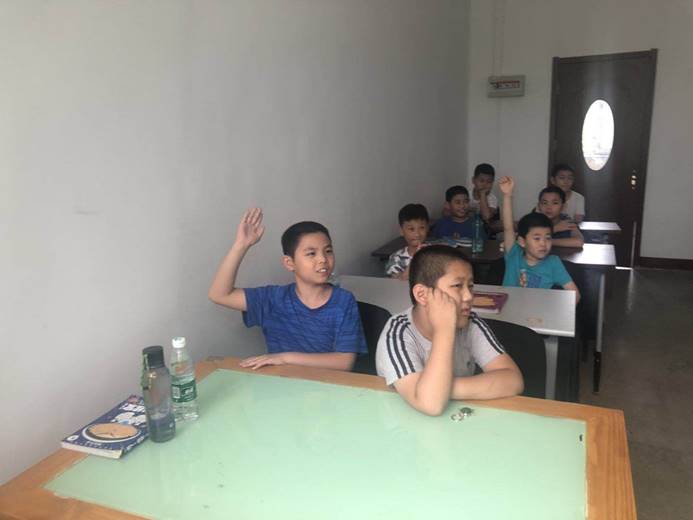 说明: C:\Users\Administrator\Desktop\新闻稿\“泉彩青春梦”项目“觅·秘”科学实验小组第二期顺利结束新闻稿\活动照片\mmexport1563265653234.jpg